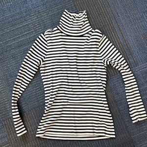 Joules- Navy and White EUC TURTLENECK